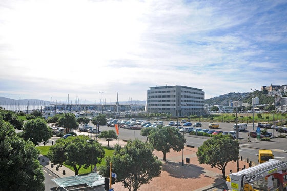 411463_3.jpg