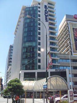 411874_1.jpg