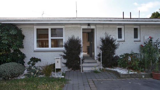 516962_3.jpg