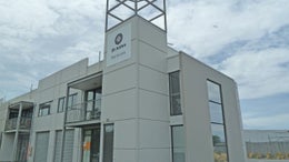 519244_1.jpg
