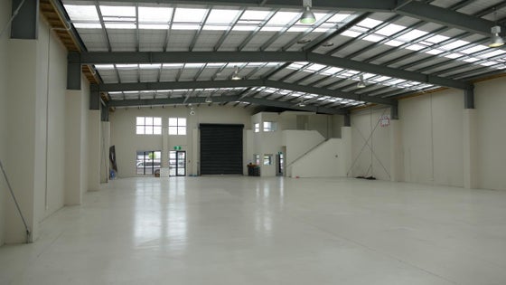 5512043_2.jpg