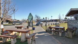 5516237_1.jpg