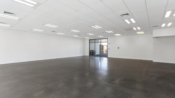 5516340_3.jpg