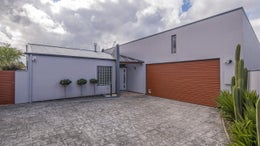 5516487_1.jpg