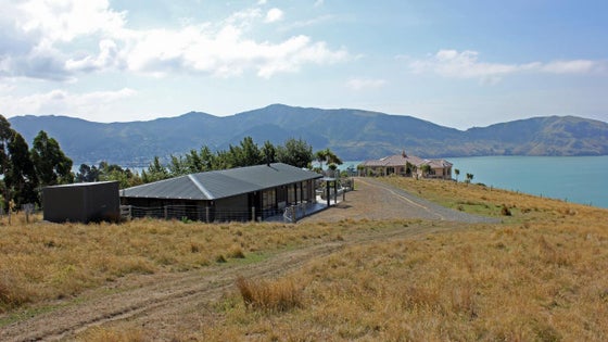 551777_3.jpg