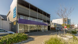 5518022_1.jpg