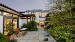5522429_1.jpg