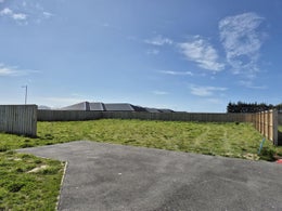 5526570_1.jpg
