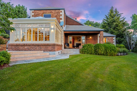 5532066_3.jpg