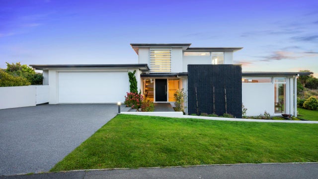 Residential Offers/Enquiries Over NZ$1,395,000: 98 Glenstrae Road ...