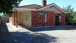 555879_1.jpg