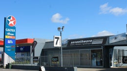 558207_1.jpg