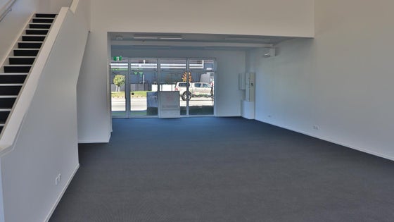 559684_2.jpg