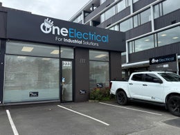 5801523_1.jpg