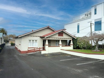 5807061_1.jpg