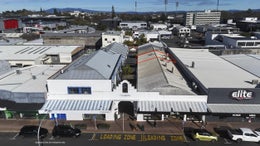 5807185_1.jpg