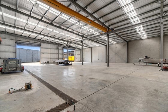 5807243_2.jpg