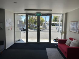 5807497_1.jpg