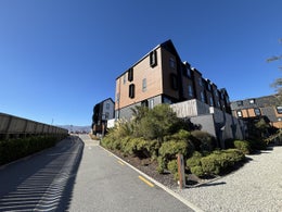 8000646_1.jpg