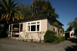 810084_1.jpg