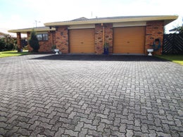 810088_1.jpg