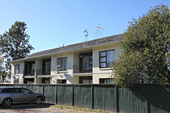 811627_3.jpg