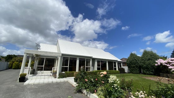 8400063_2.jpg